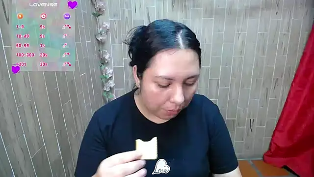 solyeria online show from February 9, 2026, 6:34 pm