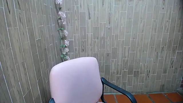 solyeria online show from March 27, 2026, 6:07 pm