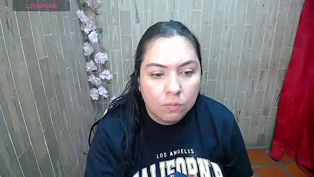 solyeria online show from June 8, 2026, 12:36 am