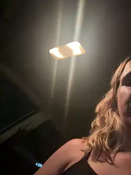 Snapshot of Bia_sexynovaes chatting on March 3, 2025, 12:15 am Bia sexynovaes online show from March 3, 2025, 12:15 am