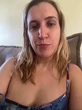 Snapshot of Bia_sexynovaes chatting on May 27, 2026, 2:03 pm Bia sexynovaes online show from May 27, 2026, 2:03 pm