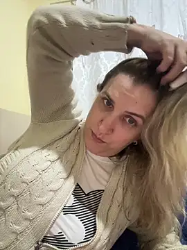 Snapshot of Bia_sexynovaes chatting on June 5, 2026, 1:34 am Bia sexynovaes online show from June 5, 2026, 1:34 am
