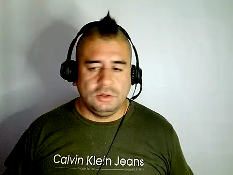 Joy2jordyson online show from November 15, 2025, 9:39 am