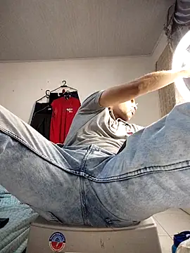 CRISTHIAN GREY01 online show from November 25, 2025, 7:58 pm