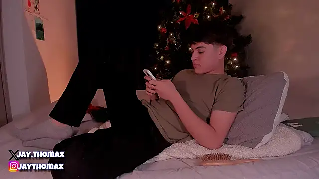 Snapshot of JaycoThomas chatting on December 14, 2024, 3:51 am JaycoThomas online show from December 14, 2024, 3:51 am