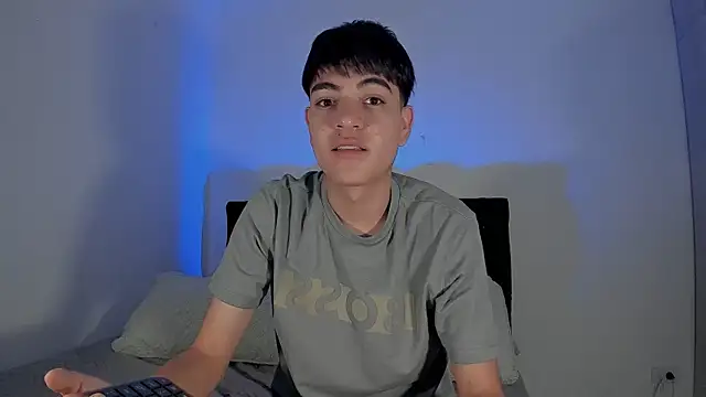 Snapshot of JaycoThomas chatting on January 12, 2025, 3:17 am JaycoThomas online show from January 12, 2025, 3:17 am