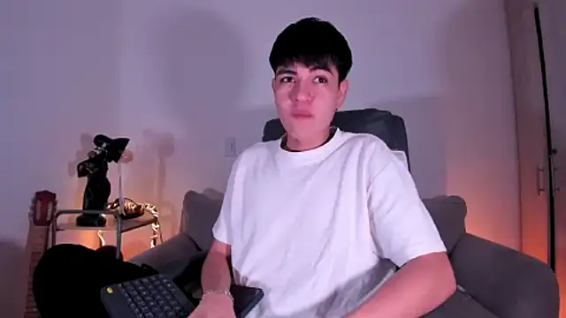 Snapshot of JaycoThomas chatting on February 6, 2025, 3:09 pm JaycoThomas online show from February 6, 2025, 3:09 pm