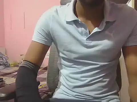 KissesBoyAD online show from October 4, 2025, 5:44 pm