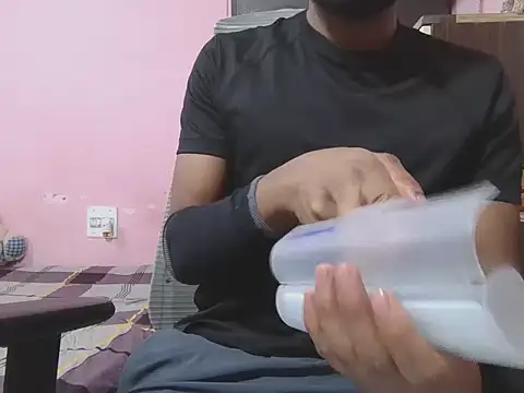 KissesBoyAD online show from October 26, 2025, 6:36 pm