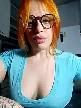 Snapshot of Bellatriz-horse chatting on December 2, 2025, 3:34 am Bellatriz-horse online show from December 2, 2025, 3:34 am