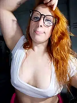 Snapshot of Bellatriz-horse chatting on December 5, 2025, 4:10 am Bellatriz-horse online show from December 5, 2025, 4:10 am