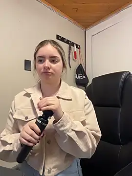 imlindapink online show from February 27, 2026, 6:30 pm