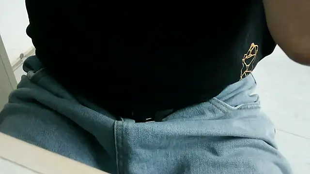 XiaoGuoGuo284512 online show from February 28, 2026, 2:12 am