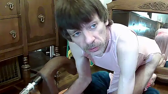 Snapshot of MaxJr8008 chatting on October 11, 2025, 6:56 am MaxJr8008 online show from October 11, 2025, 6:56 am