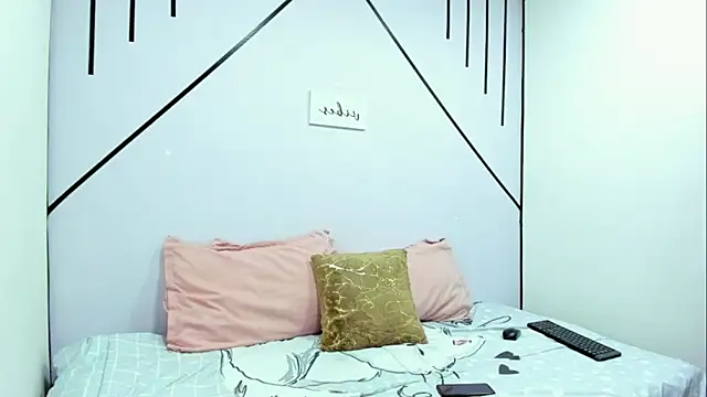 Snapshot of LisaWhite_ chatting on November 7, 2025, 1:11 pm LisaWhite online show from November 7, 2025, 1:11 pm