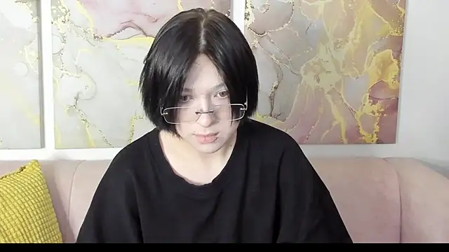 fiamoory online show from March 6, 2026, 8:22 am