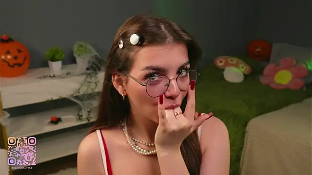 Snapshot of FlairEdgin chatting on October 25, 2025, 7:08 pm FlairEdgin online show from October 25, 2025, 7:08 pm