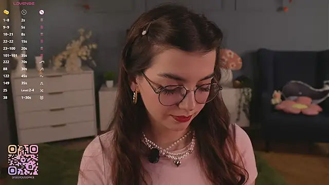 Snapshot of FlairEdgin chatting on November 23, 2025, 7:13 pm FlairEdgin online show from November 23, 2025, 7:13 pm