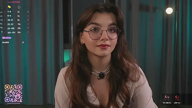 Snapshot of FlairEdgin chatting on December 4, 2025, 7:44 pm FlairEdgin online show from December 4, 2025, 7:44 pm