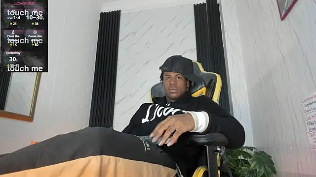 Snapshot of TOWERS21_ chatting on January 3, 2025, 8:32 pm TOWERS21 online show from January 3, 2025, 8:32 pm