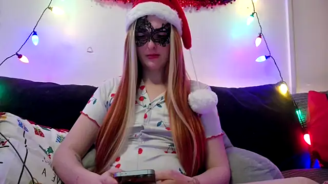 LexiSnowUK online show from December 3, 2024, 11:57 pm