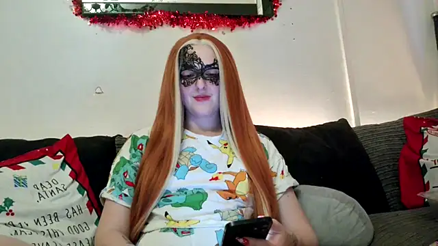 LexiSnowUK online show from December 4, 2024, 7:12 pm