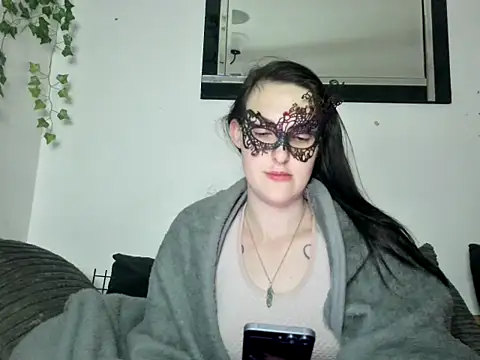 LexiSnowUK online show from January 8, 2025, 9:32 am