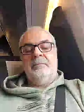 Snapshot of Satiro_Sevilla chatting on March 17, 2025, 9:33 am Satiro Sevilla online show from March 17, 2025, 9:33 am