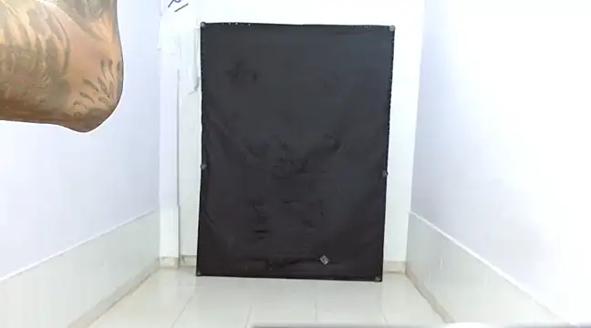 Snapshot of latino_hotxxx chatting on January 26, 2025, 4:30 am latino hotxxx online show from January 26, 2025, 4:30 am