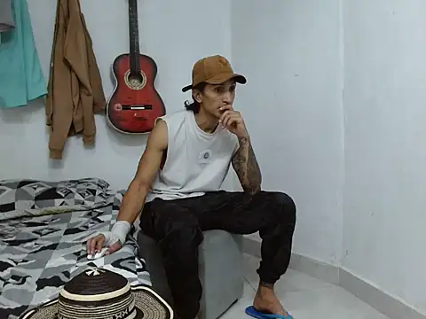 Snapshot of latino_hotxxx chatting on March 11, 2025, 2:21 am latino hotxxx online show from March 11, 2025, 2:21 am