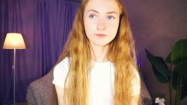 Snapshot of EsmaCarll chatting on January 15, 2025, 2:17 am EsmaCarll online show from January 15, 2025, 2:17 am