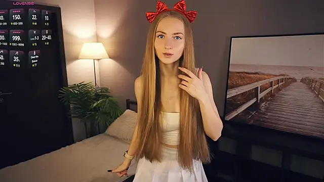 Snapshot of EsmaCarll chatting on December 20, 2025, 8:27 pm EsmaCarll online show from December 20, 2025, 8:27 pm