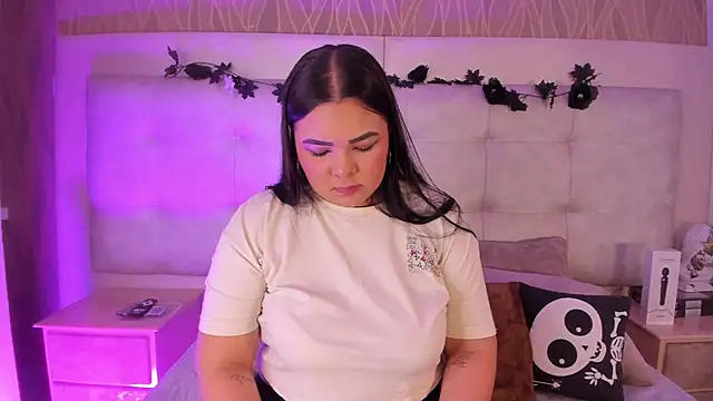 KatyaPittman online show from November 3, 2025, 7:48 pm