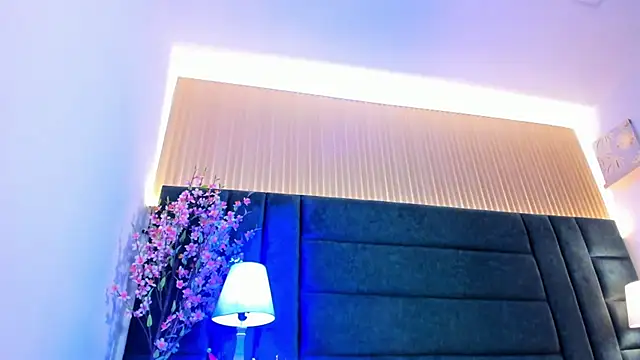 NaomyBaez online show from December 12, 2024, 3:27 pm