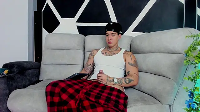 JUSTIN FULLER1 online show from November 8, 2025, 4:40 pm