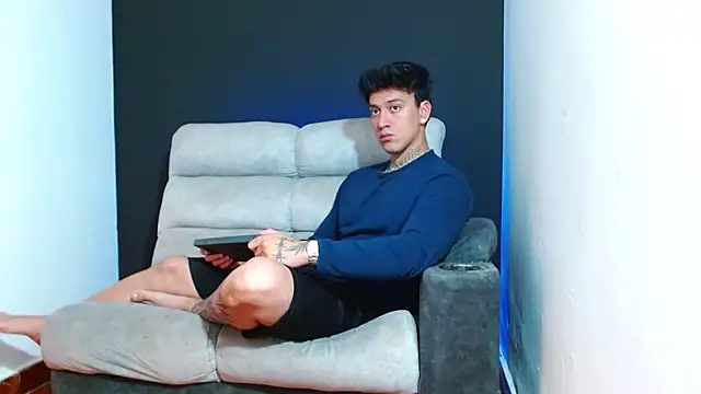 JUSTIN FULLER1 online show from January 16, 2026, 8:24 pm