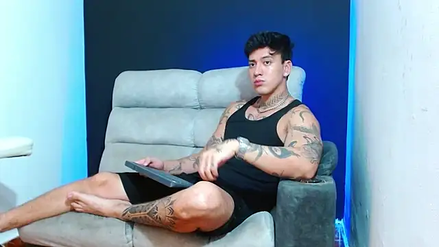 JUSTIN FULLER1 online show from May 28, 2026, 5:21 pm