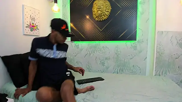 Snapshot of JordanAndAndrew chatting on February 12, 2025, 7:35 pm JordanAndAndrew online show from February 12, 2025, 7:35 pm