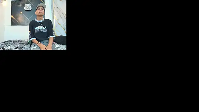 Snapshot of JordanAndAndrew chatting on December 2, 2025, 9:32 pm JordanAndAndrew online show from December 2, 2025, 9:32 pm