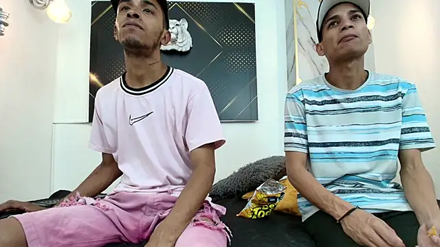 Snapshot of JordanAndAndrew chatting on December 15, 2025, 10:25 pm JordanAndAndrew online show from December 15, 2025, 10:25 pm