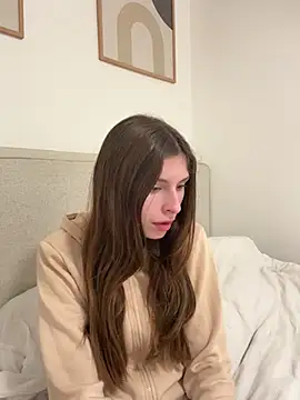 emma05 online show from December 10, 2024, 6:49 pm