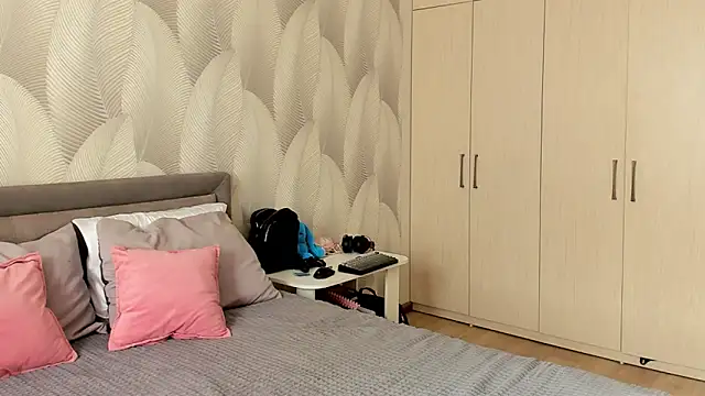 Bambiii bby online show from April 13, 2026, 2:50 am