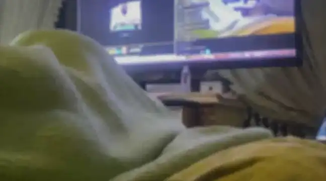 Snapshot of emylolo9 chatting on December 8, 2024, 3:43 am emylolo9 online show from December 8, 2024, 3:43 am