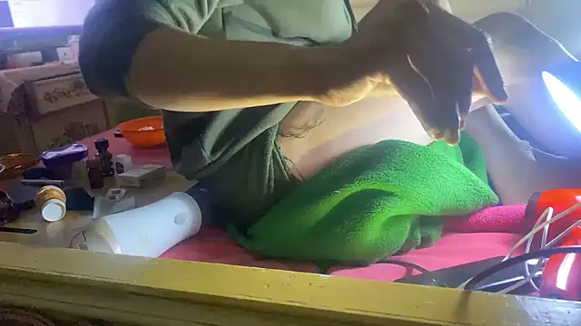 Snapshot of emylolo9 chatting on December 8, 2024, 11:08 pm emylolo9 online show from December 8, 2024, 11:08 pm