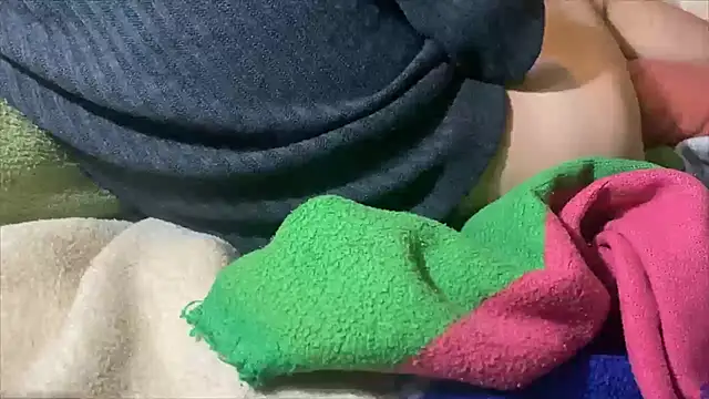 Snapshot of emylolo9 chatting on December 15, 2024, 7:31 pm emylolo9 online show from December 15, 2024, 7:31 pm