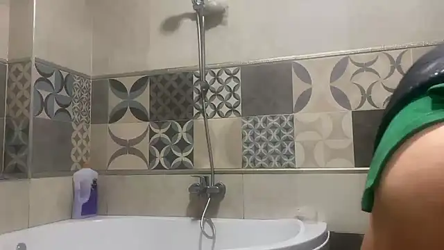 Snapshot of emylolo9 chatting on January 1, 2025, 8:26 pm emylolo9 online show from January 1, 2025, 8:26 pm