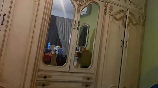 Snapshot of emylolo9 chatting on January 1, 2025, 11:29 pm emylolo9 online show from January 1, 2025, 11:29 pm