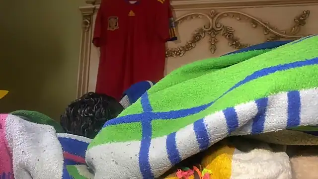 Snapshot of emylolo9 chatting on January 2, 2025, 8:39 am emylolo9 online show from January 2, 2025, 8:39 am