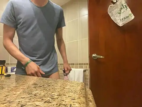 Snapshot of emylolo9 chatting on January 27, 2025, 11:54 am emylolo9 online show from January 27, 2025, 11:54 am