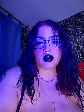 Snapshot of TattooedJenn chatting on January 25, 2025, 4:02 am TattooedJenn online show from January 25, 2025, 4:02 am